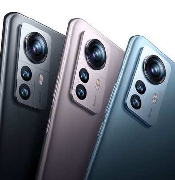 Xiaomi’nin yeni akıllı telefonları Xiaomi 12 ve Xiaomi 12 Pro, Türkiye’de satışa sunuldu. Xiaomi 12’de 21 bin TL olan Türkiye satış fiyatı Xiaomi 12 Pro’da ise 25 bin TL olarak açıklandı. Xiaomi, Türkiye için açıkladığı bu fiyatlarla, Apple